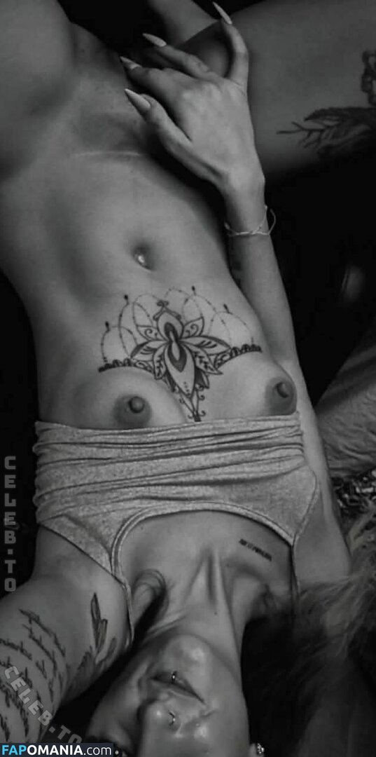 J_koerty / lyraa_xx Nahý OnlyFans  Uniklá fotka #1