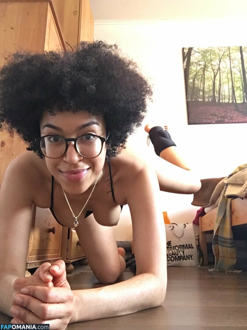 Jade Ogugua Nahý OnlyFans  Uniklá fotka #6