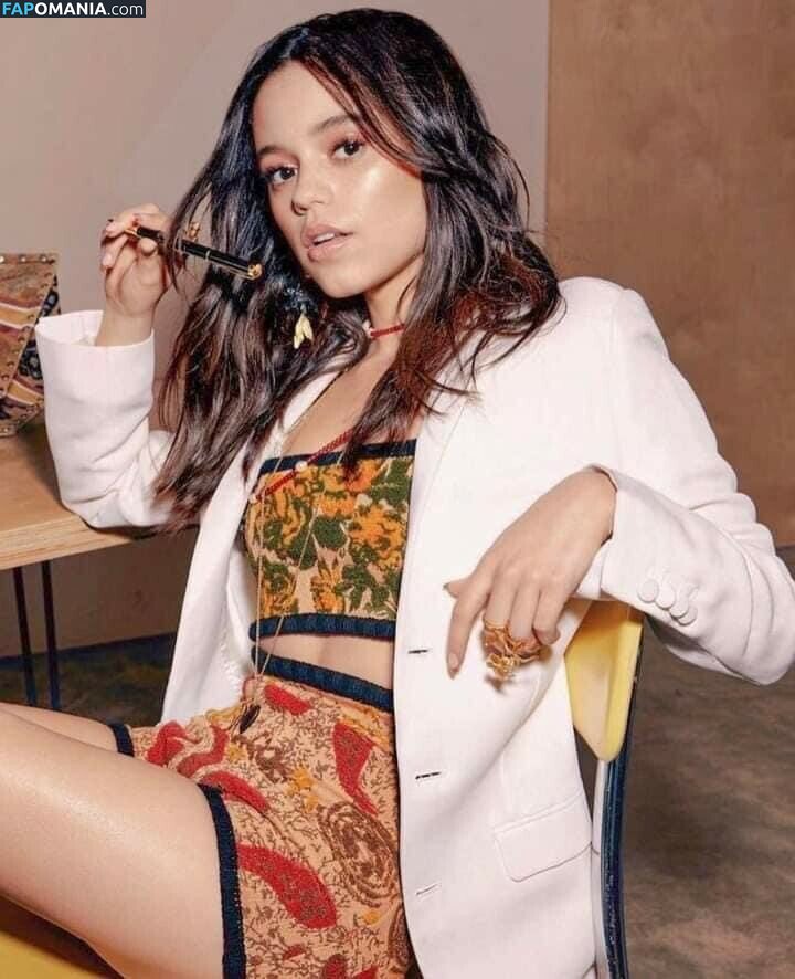 Jenna Ortega / Page / jennaortega Nahý OnlyFans  Uniklá fotka #14
