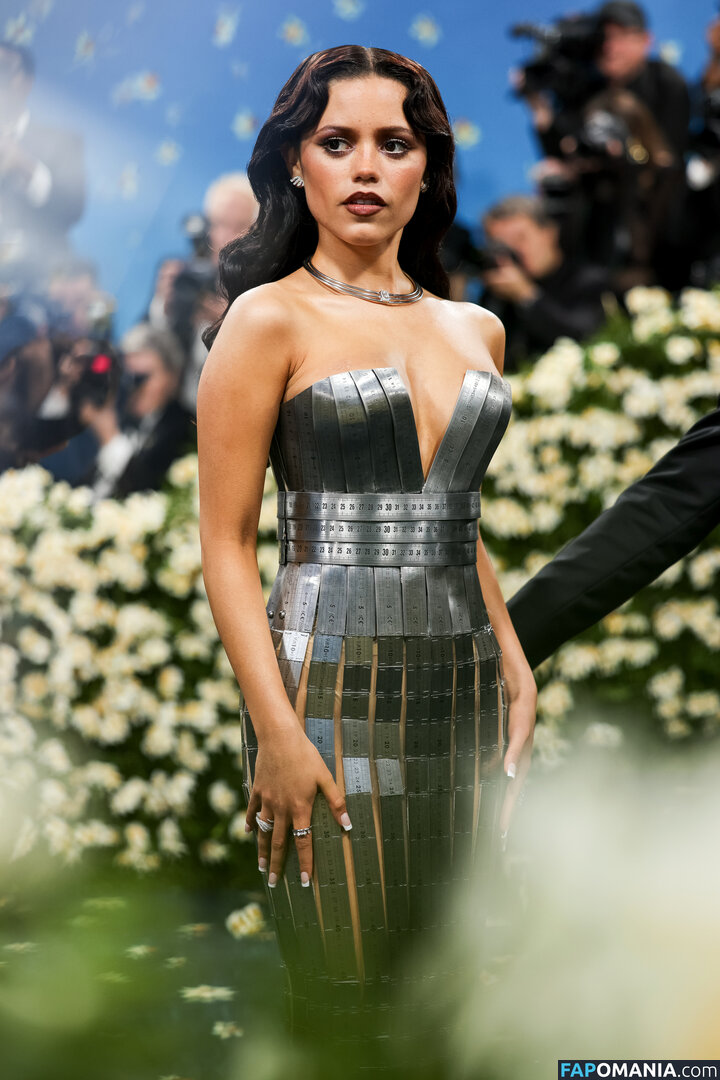 Jenna Ortega / Page / jennaortega Nahý OnlyFans  Uniklá fotka #1582