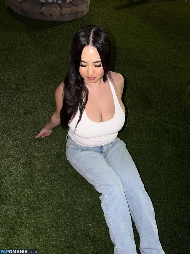 Jennifer Vang / jennifervang_ Nahý OnlyFans  Uniklá fotka #4