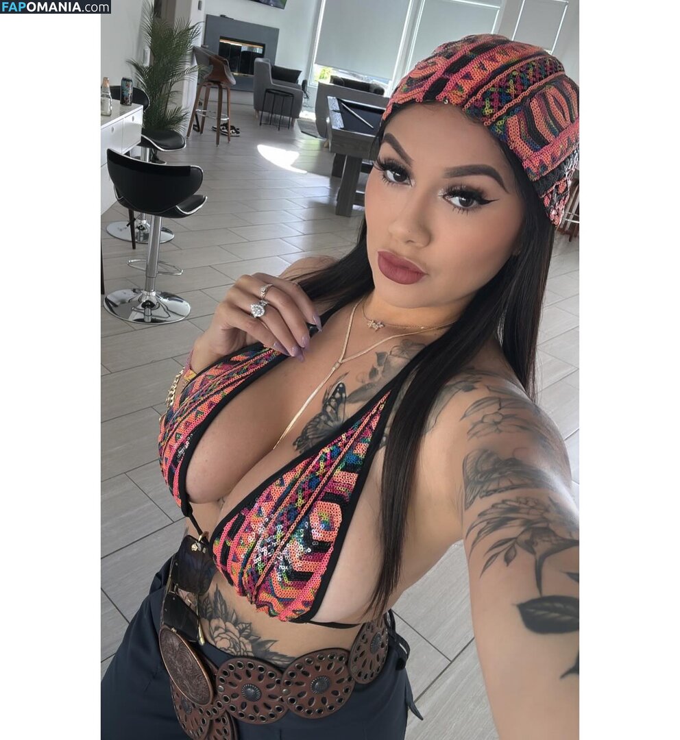 Jessica Elliott / Jessica Estrada / https: / jesslilyelliott / pinky_von_tease / pinkyvont Nahý OnlyFans  Uniklá fotka #1