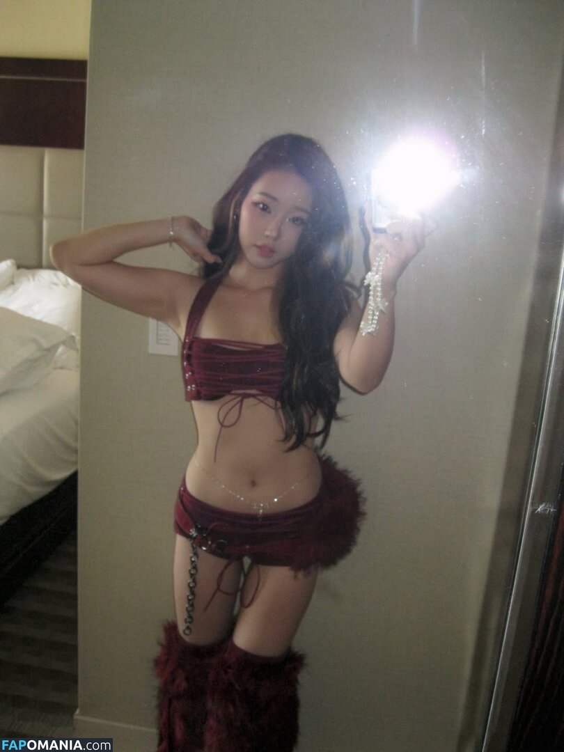 AGirlAndAGame / Jessica / jessicahkim / jessicanigri / kaburbank Nahý OnlyFans  Uniklá fotka #957