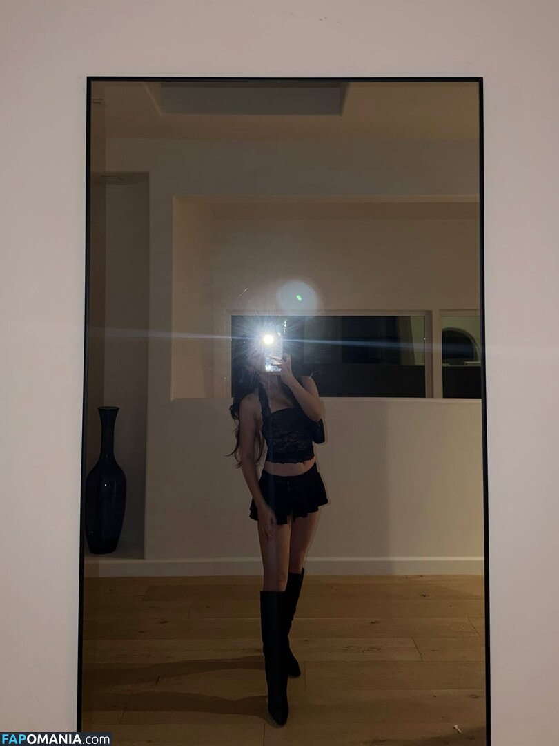 AGirlAndAGame / Jessica / jessicahkim / jessicanigri / kaburbank Nahý OnlyFans  Uniklá fotka #960