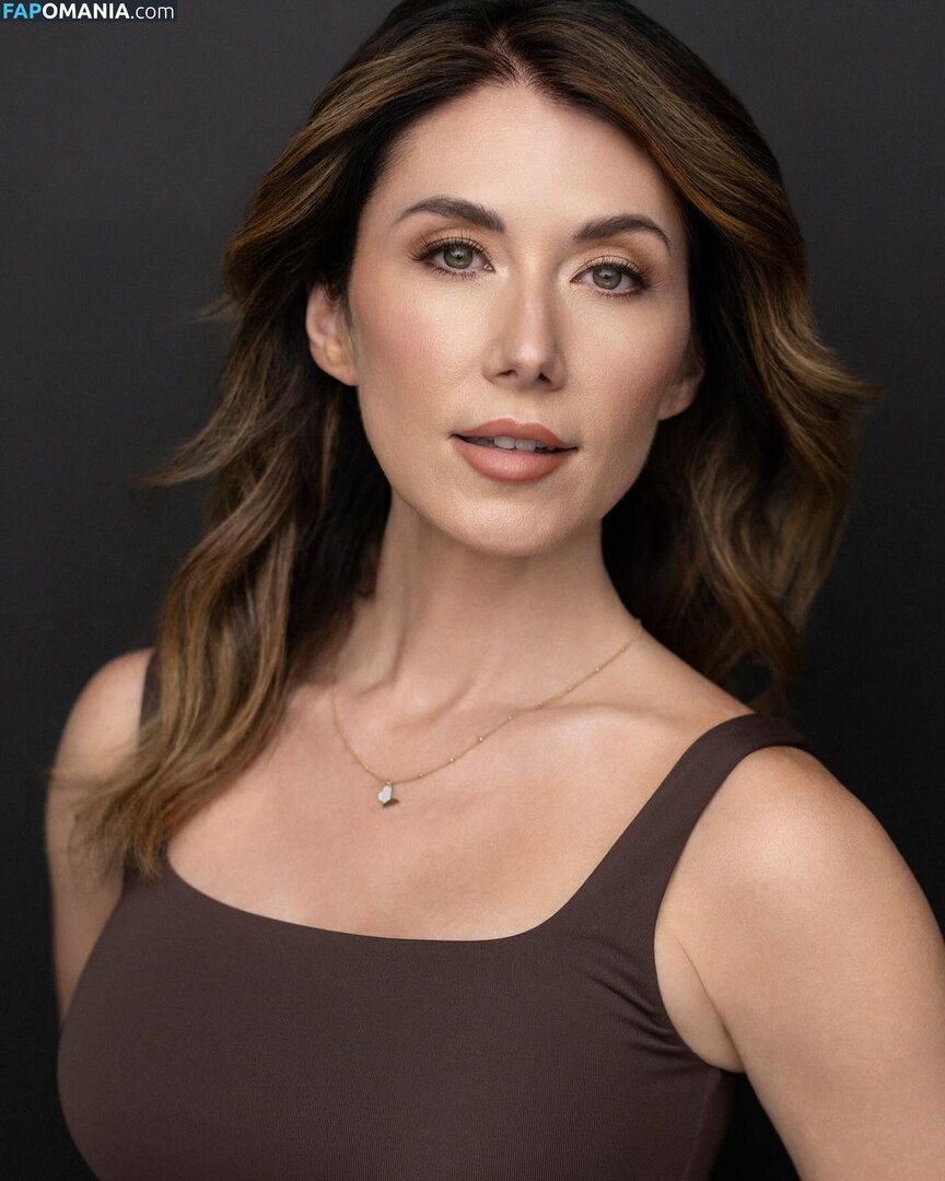 Jewel Staite / JewelStaite Nahý OnlyFans  Uniklá fotka #325