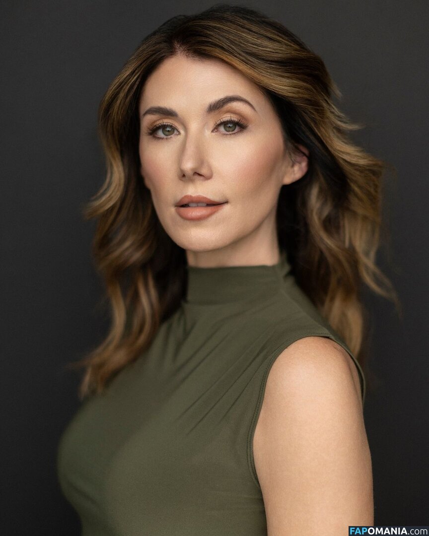 Jewel Staite / JewelStaite Nahý OnlyFans  Uniklá fotka #326