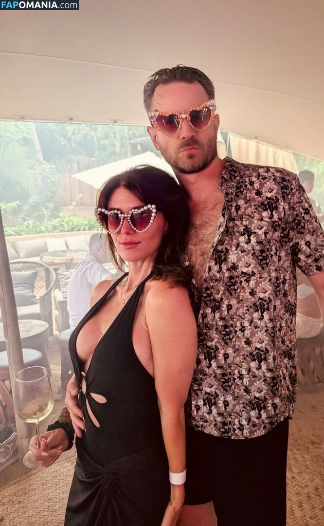 Jewel Staite / JewelStaite Nahý OnlyFans  Uniklá fotka #330