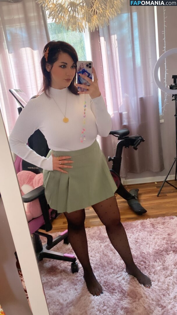 Joulischka Nahý OnlyFans  Uniklá fotka #3