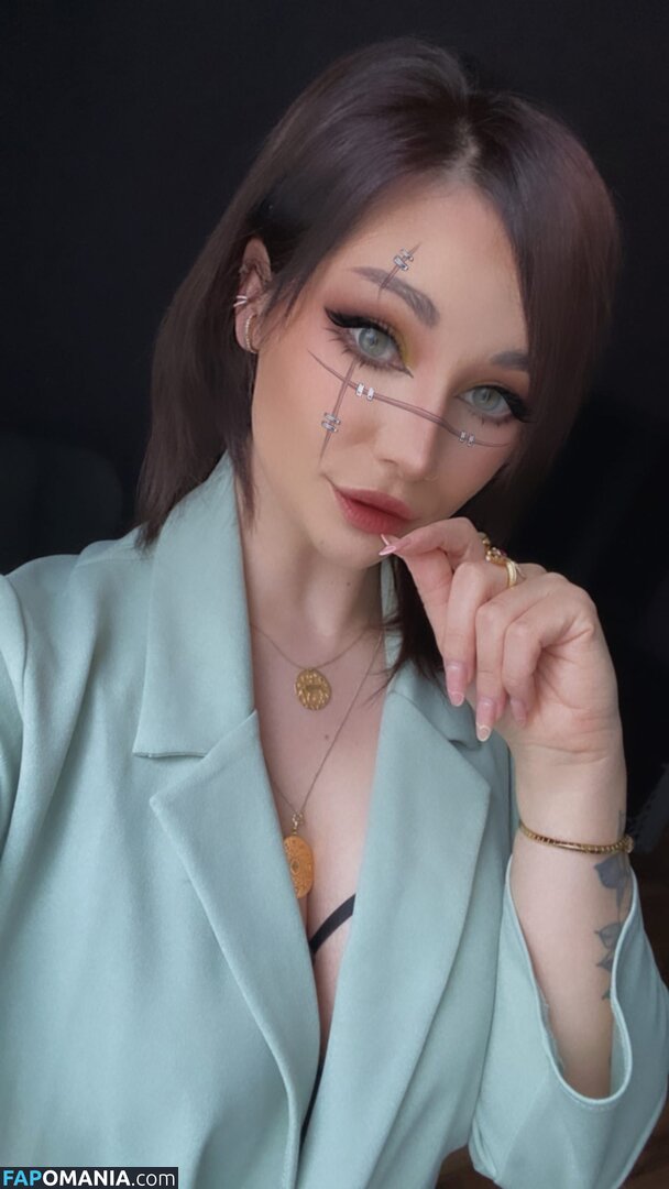 Joulischka Nahý OnlyFans  Uniklá fotka #4