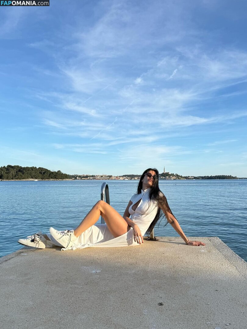 Jovana Djordjevic / callmelolita Nahý OnlyFans  Uniklá fotka #3