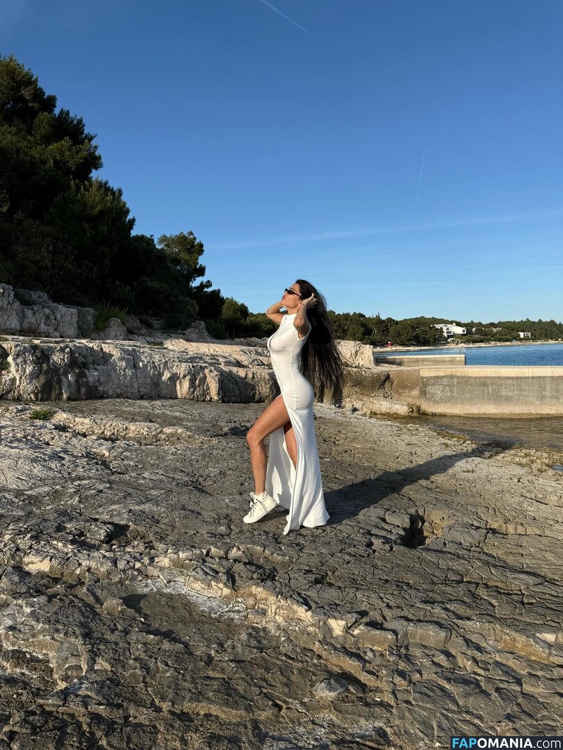 Jovana Djordjevic / callmelolita Nahý OnlyFans  Uniklá fotka #8