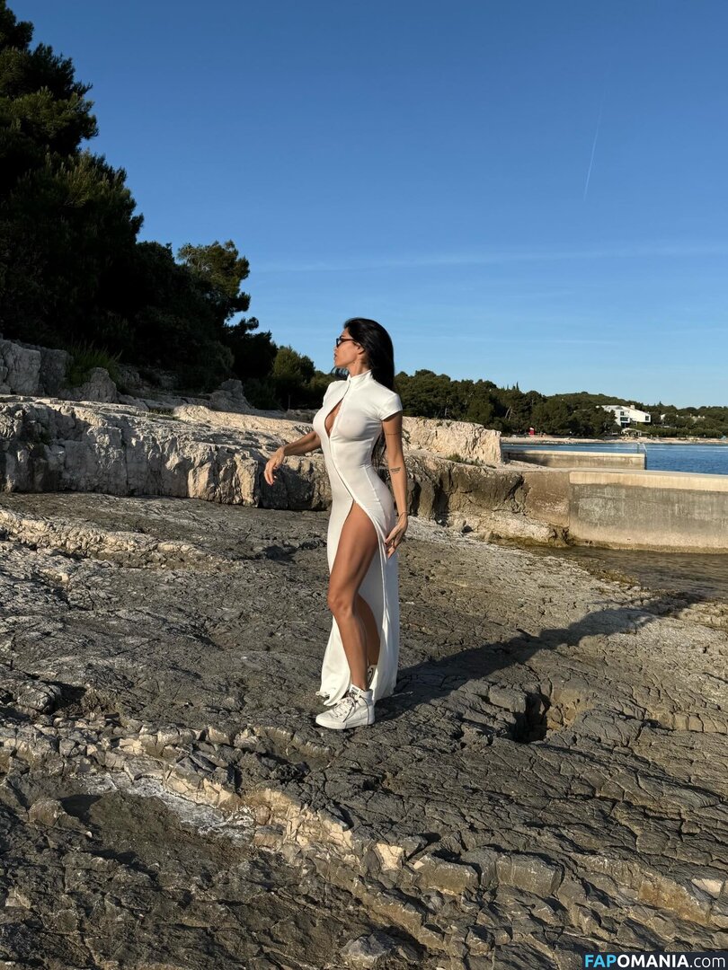 Jovana Djordjevic / callmelolita Nahý OnlyFans  Uniklá fotka #9
