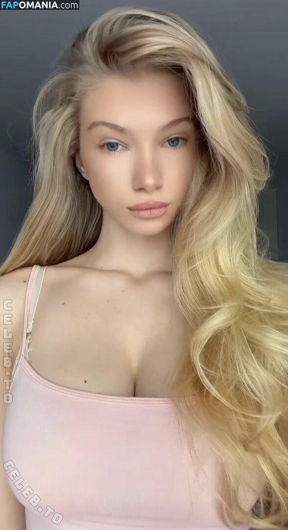 Juli Stellare / juli.stellare / juliana Nahý OnlyFans  Uniklá fotka #1