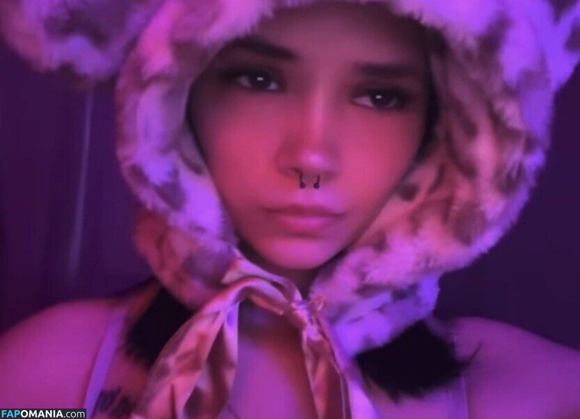 Julia Graham / https: / teasingmoon / teasingmoon... / temptedevil / temptedevil... Nahý OnlyFans  Uniklá fotka #2
