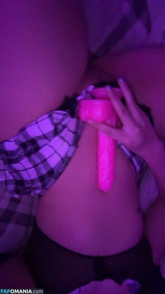 Julia Graham / https: / teasingmoon / teasingmoon... / temptedevil / temptedevil... Nahý OnlyFans  Uniklá fotka #3