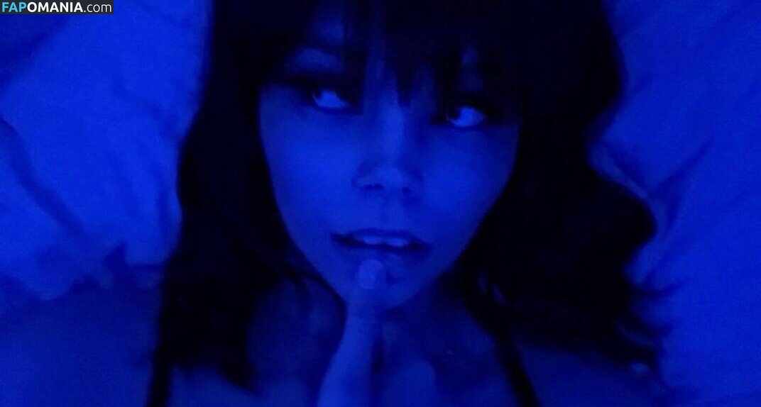 Julia Graham / https: / teasingmoon / teasingmoon... / temptedevil / temptedevil... Nahý OnlyFans  Uniklá fotka #12