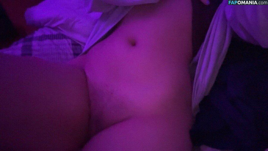 Julia Graham / https: / teasingmoon / teasingmoon... / temptedevil / temptedevil... Nahý OnlyFans  Uniklá fotka #17