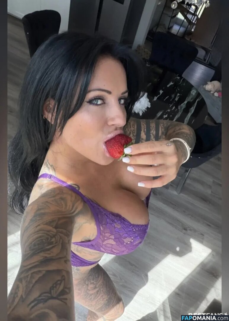 Julia Jasmin / followjuliajasmin Nahý OnlyFans  Uniklá fotka #6