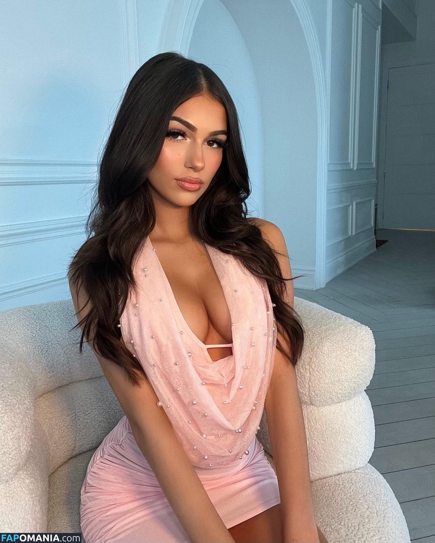 Julia Merekoulias / juliakul_official / juliamerekoulias Nahý OnlyFans  Uniklá fotka #39