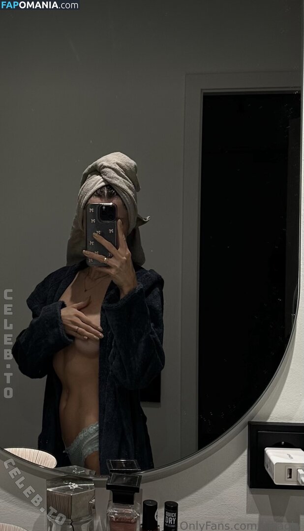 juliagly / juliagly_ Nahý OnlyFans  Uniklá fotka #6