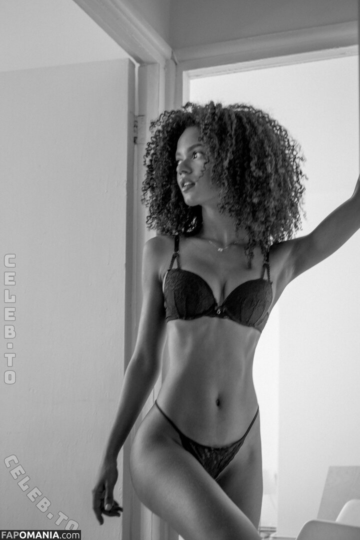 Juliana Nalu / https: / juliananalu / naluando / nalujuliana Nahý OnlyFans  Uniklá fotka #315