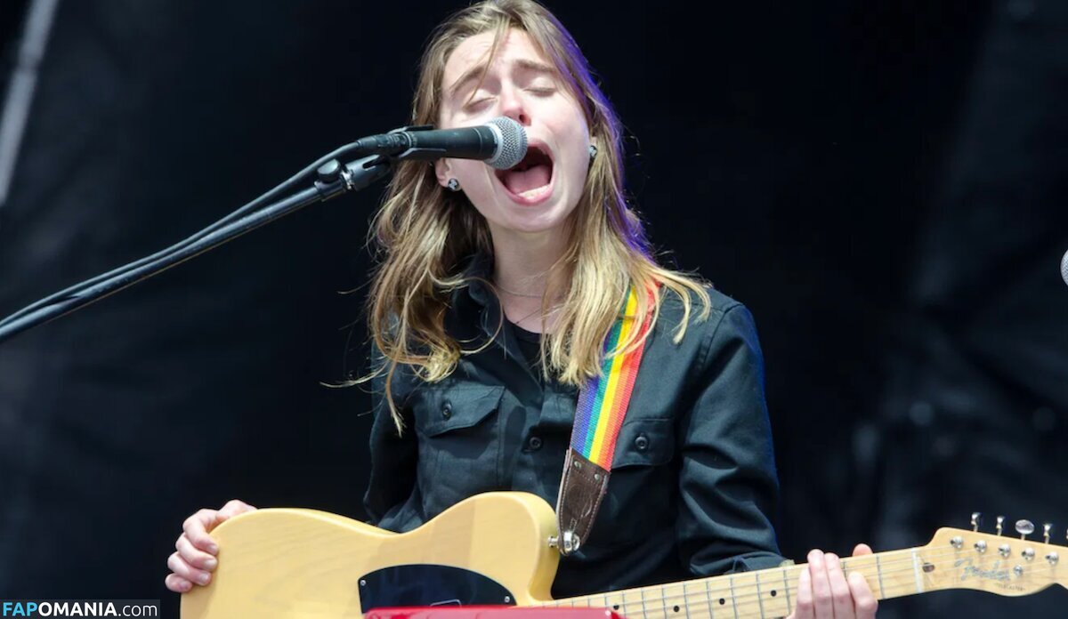 Julien Baker / julienrbaker Nahý OnlyFans  Uniklá fotka #5