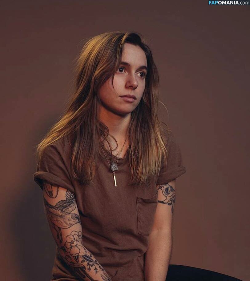 Julien Baker / julienrbaker Nahý OnlyFans  Uniklá fotka #24