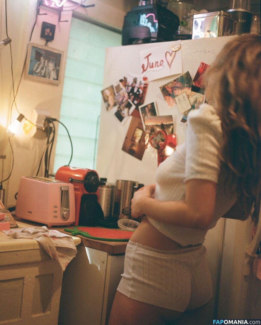 Juno Temple / junotemple Nahý OnlyFans  Uniklá fotka #16