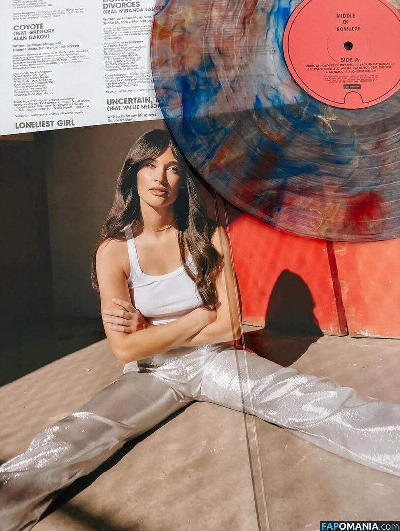 Kacey Musgraves / heavenlyyhazel / spaceykacey Nahý OnlyFans  Uniklá fotka #14