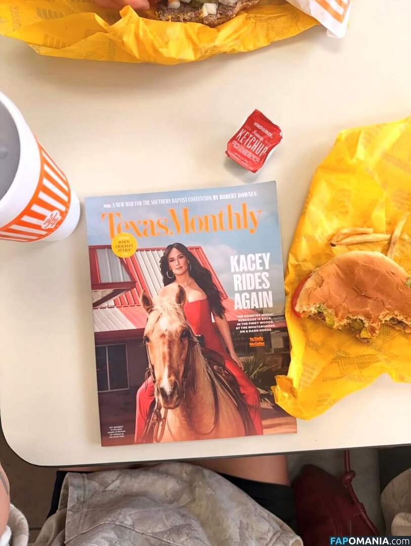 Kacey Musgraves / heavenlyyhazel / spaceykacey Nahý OnlyFans  Uniklá fotka #17