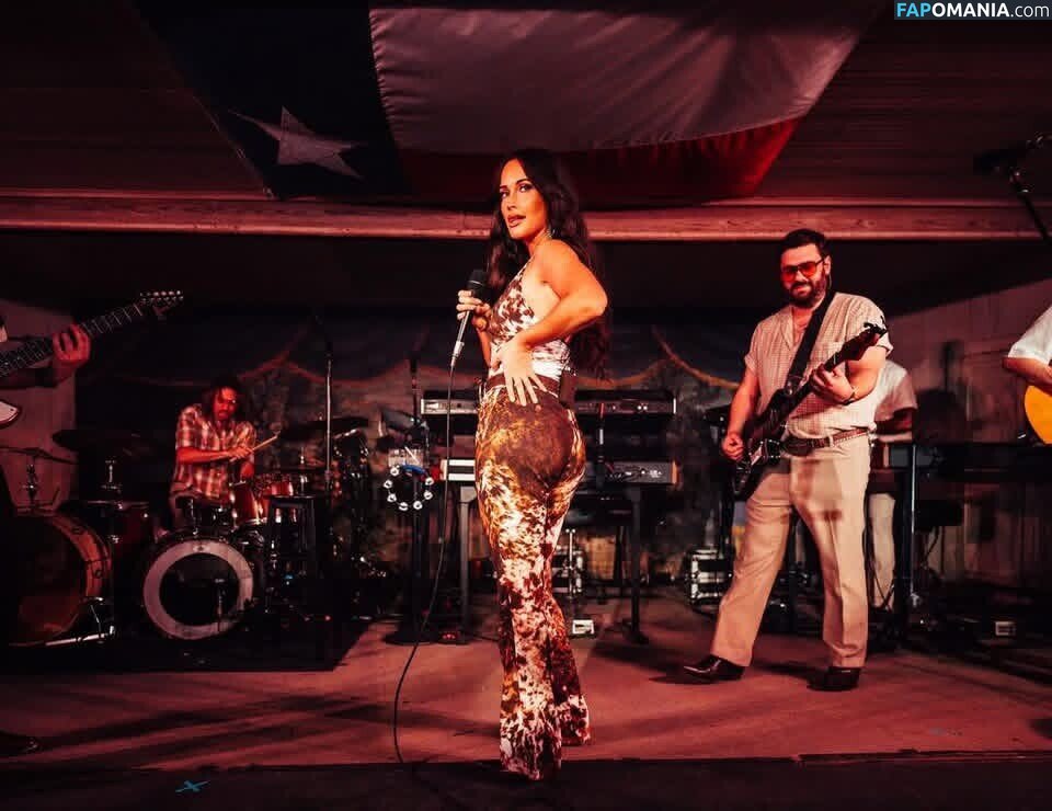Kacey Musgraves / heavenlyyhazel / spaceykacey Nahý OnlyFans  Uniklá fotka #34