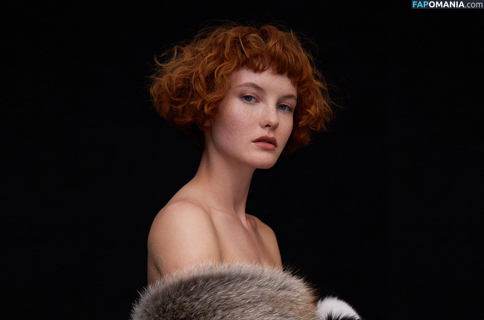 Kacy Hill Nahý OnlyFans  Uniklá fotka #17