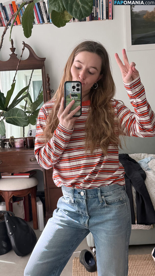 Kaitlyn Dever / KaitlynDever Nahý OnlyFans  Uniklá fotka #208