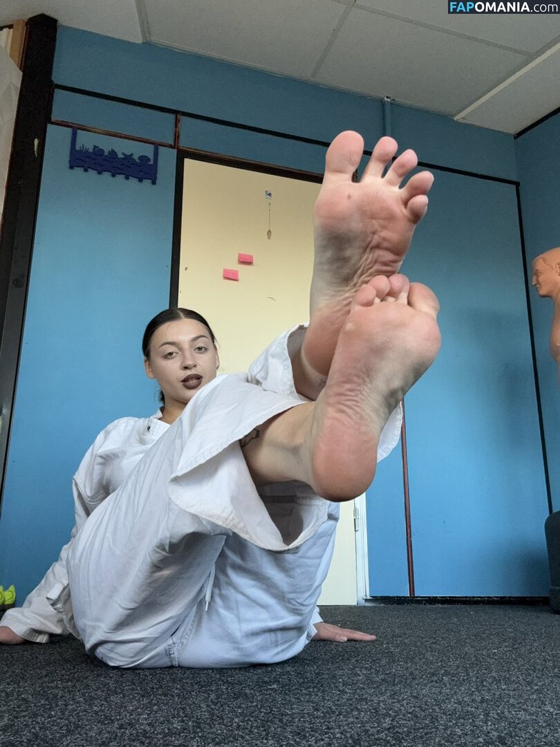 Karate Goddess Nahý OnlyFans  Uniklá fotka #3