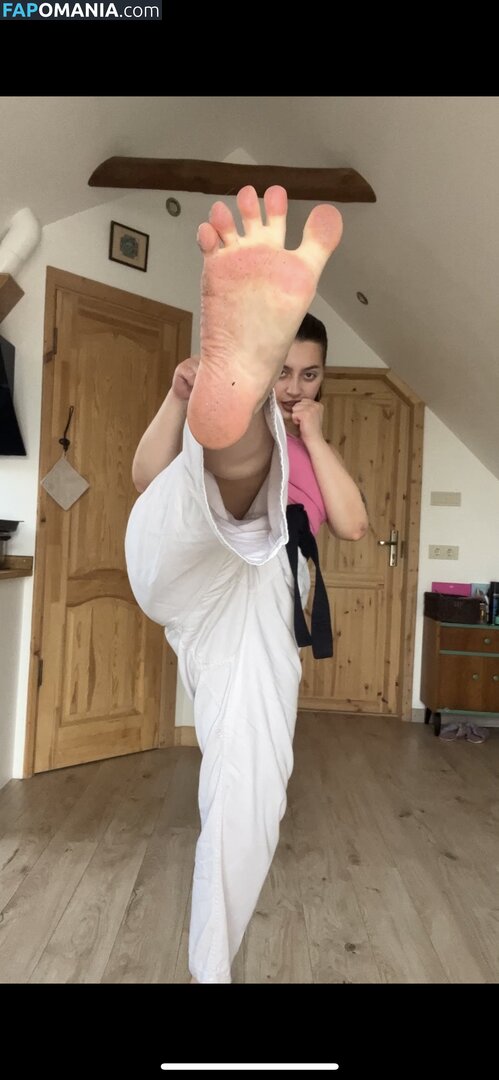 Karate Goddess Nahý OnlyFans  Uniklá fotka #4