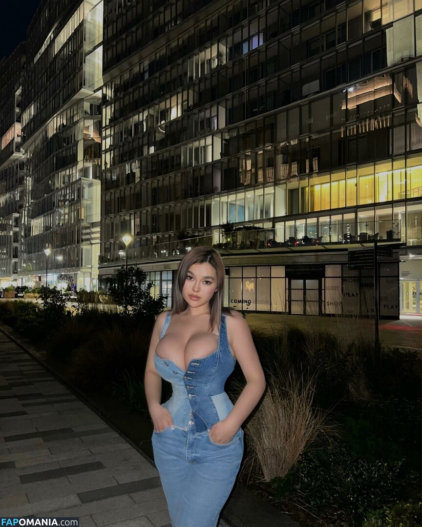 Karina Grinberryall / karina_.1 / leatherbykarina Nahý OnlyFans  Uniklá fotka #15