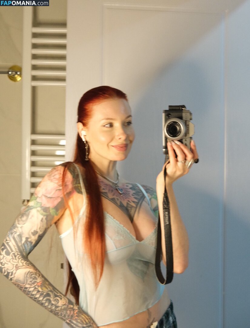 Karina Kherman / NebelaiaK / kher.man Nahý OnlyFans  Uniklá fotka #11