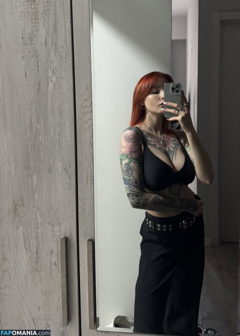 Karina Kherman / NebelaiaK / kher.man Nahý OnlyFans  Uniklá fotka #16