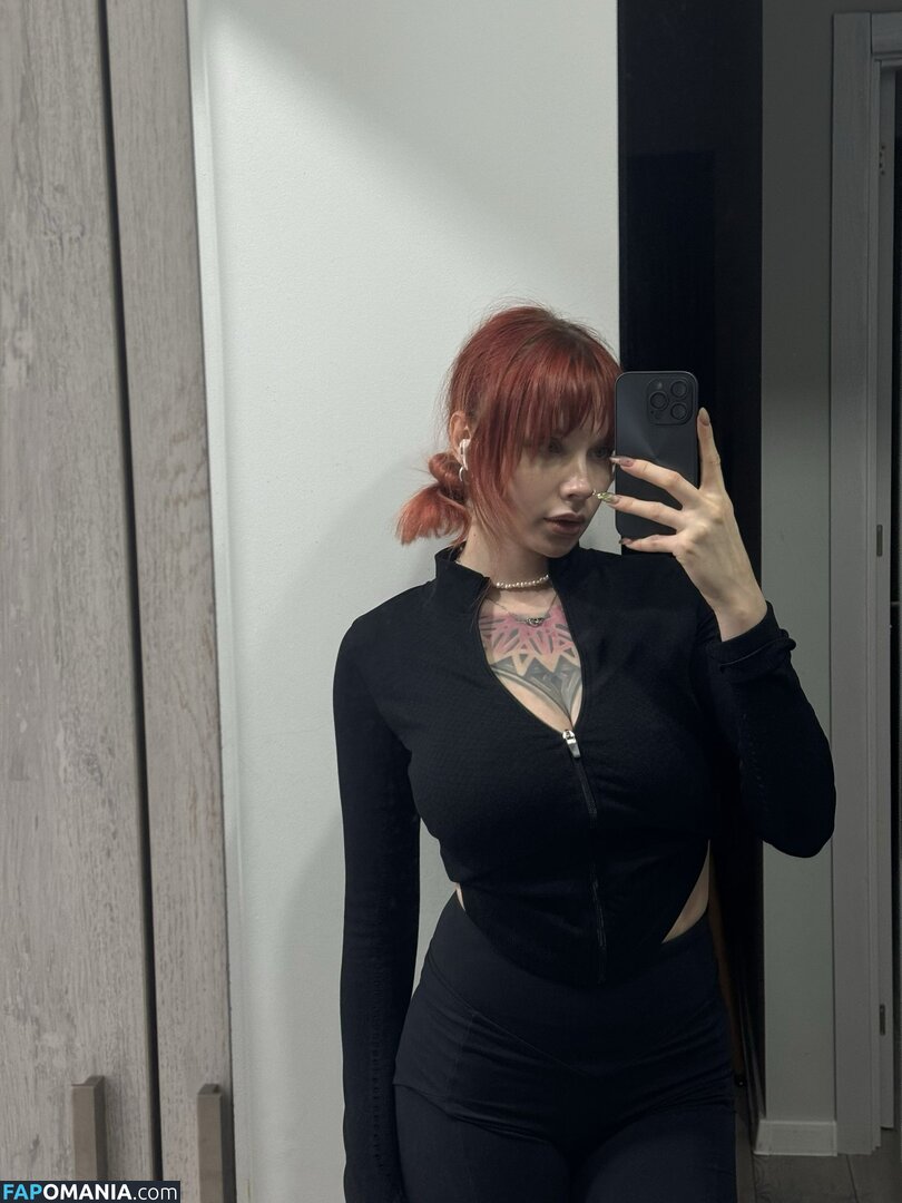 Karina Kherman / NebelaiaK / kher.man Nahý OnlyFans  Uniklá fotka #17