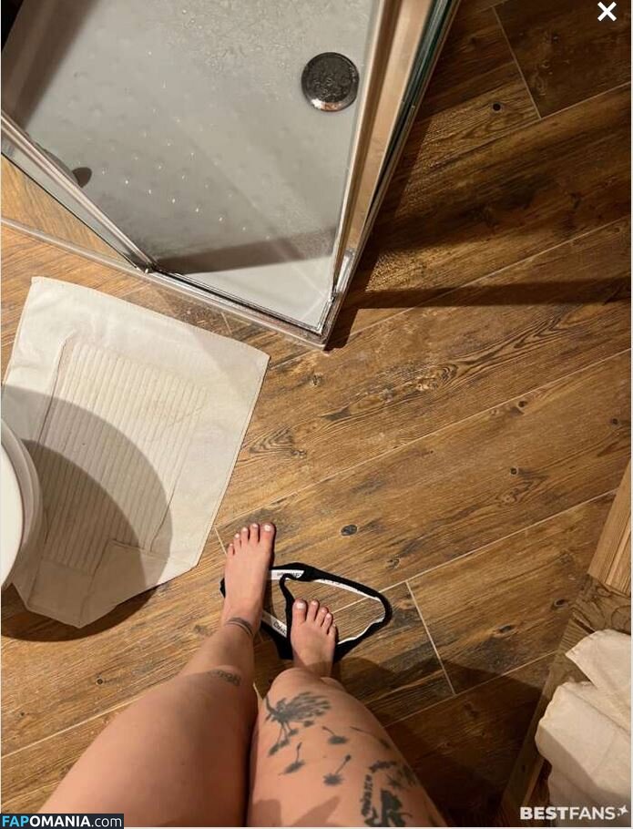 Kati Karenina / https: / katikarenina Nahý OnlyFans  Uniklá fotka #2