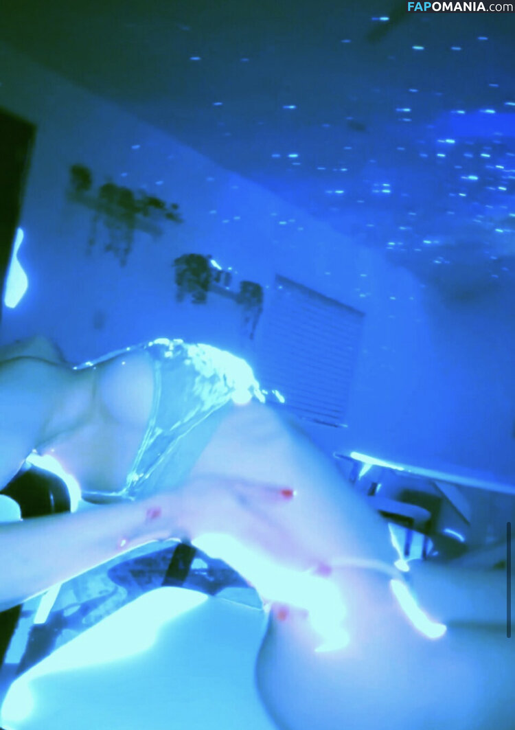 Katie Bell / katiebellofficial / katieeeeebell Nahý OnlyFans  Uniklá fotka #24