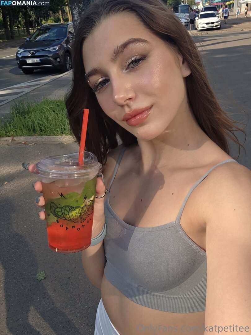 katiepetitte / katpetitee Nahý OnlyFans  Uniklá fotka #1