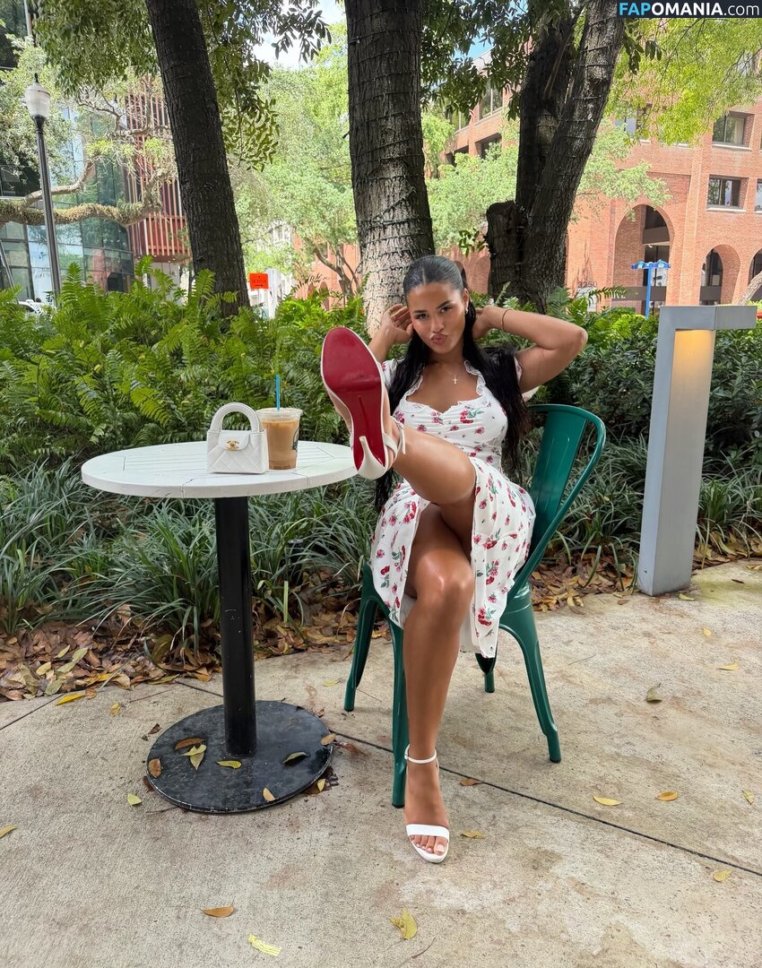 Katya Elise Henry / katyaelisehenry / katyaelisehenrysworld Nahý OnlyFans  Uniklá fotka #1170