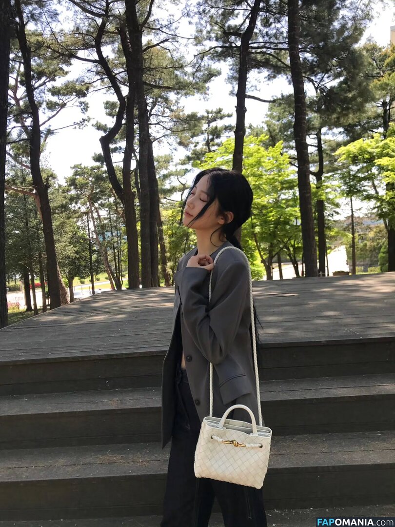 Kazuha Nakamura 中村 一葉 / LESSERAFIM / zuhazana Nahý OnlyFans  Uniklá fotka #1