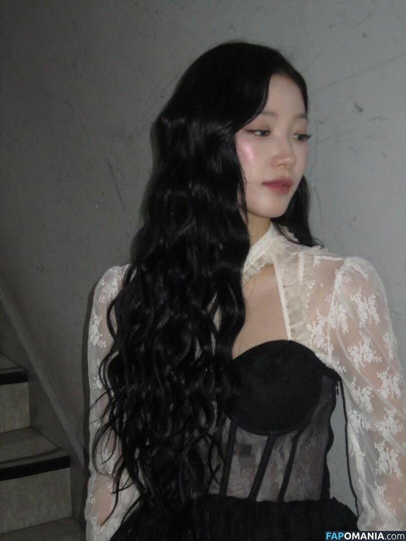 Kazuha Nakamura 中村 一葉 / LESSERAFIM / zuhazana Nahý OnlyFans  Uniklá fotka #23