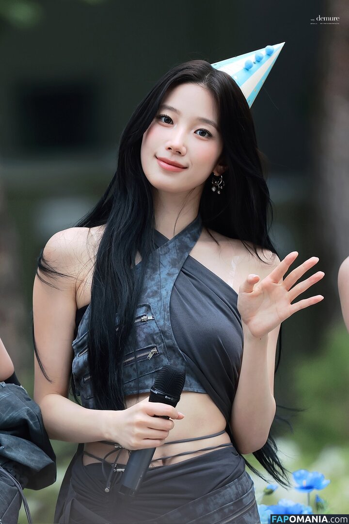 Kazuha Nakamura 中村 一葉 / LESSERAFIM / zuhazana Nahý OnlyFans  Uniklá fotka #34
