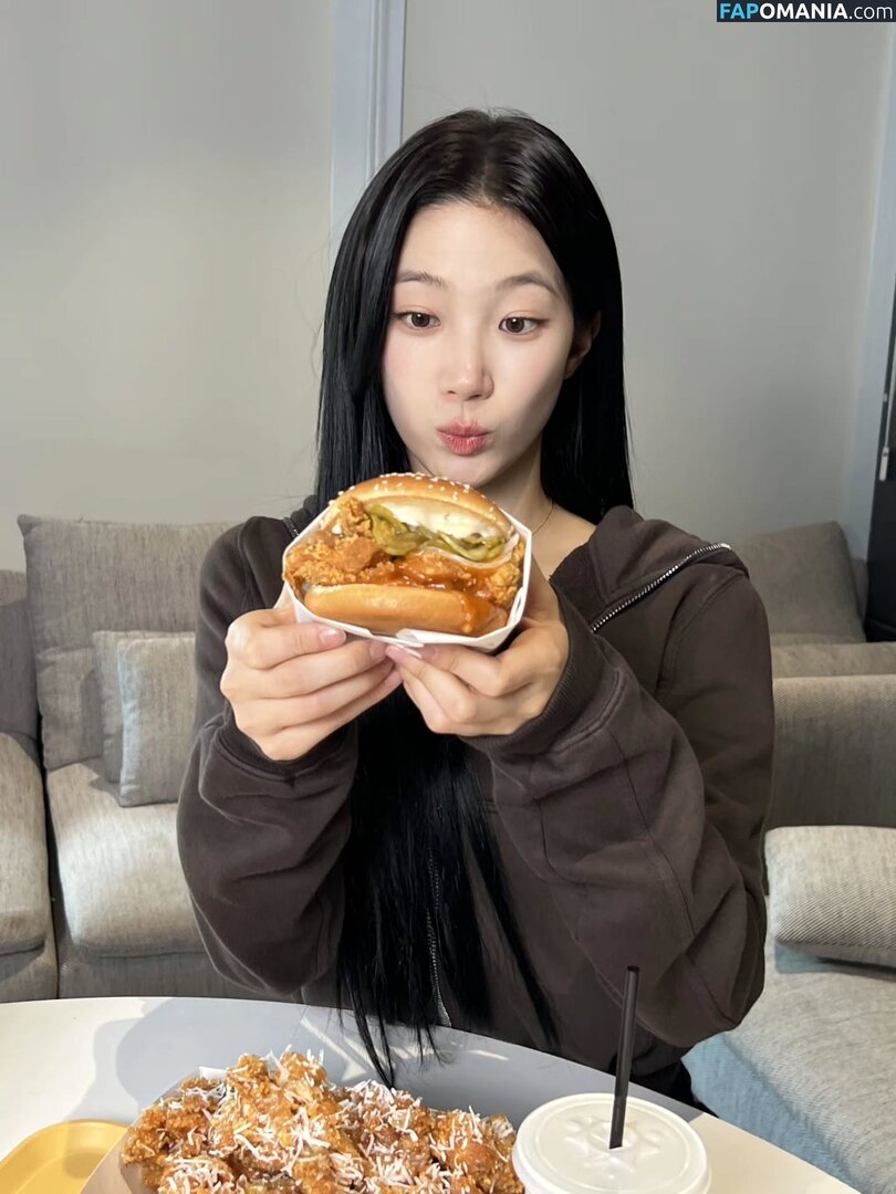 Kazuha Nakamura 中村 一葉 / LESSERAFIM / zuhazana Nahý OnlyFans  Uniklá fotka #43