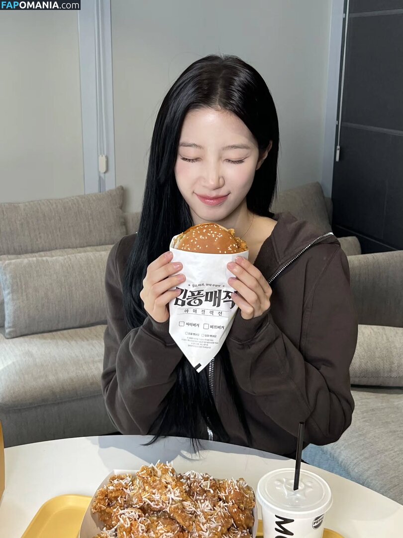 Kazuha Nakamura 中村 一葉 / LESSERAFIM / zuhazana Nahý OnlyFans  Uniklá fotka #44