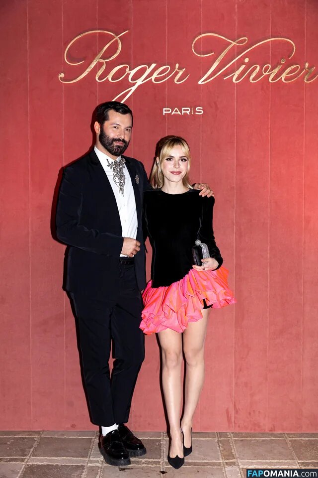 AdventuresSabrina / Kiernan Shipka / kiernanshipka Nahý OnlyFans  Uniklá fotka #591