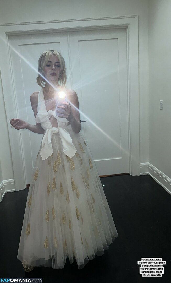 AdventuresSabrina / Kiernan Shipka / kiernanshipka Nahý OnlyFans  Uniklá fotka #662